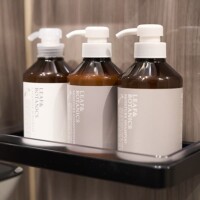 LEAF&BOTANICS shampoo conditioner body soap