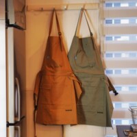 An apron is also available