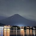 湖畔の夜景